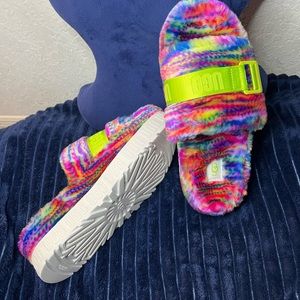 UGG Fluff Yeah Pixelate